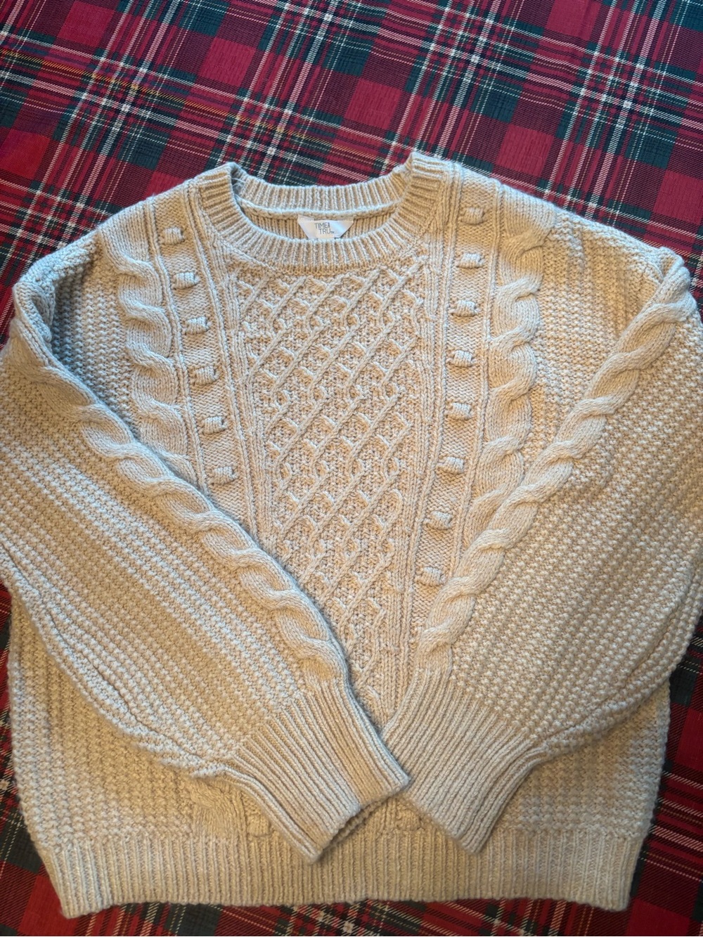 Time and Tru Cream Cable Knit Crewneck Sweater